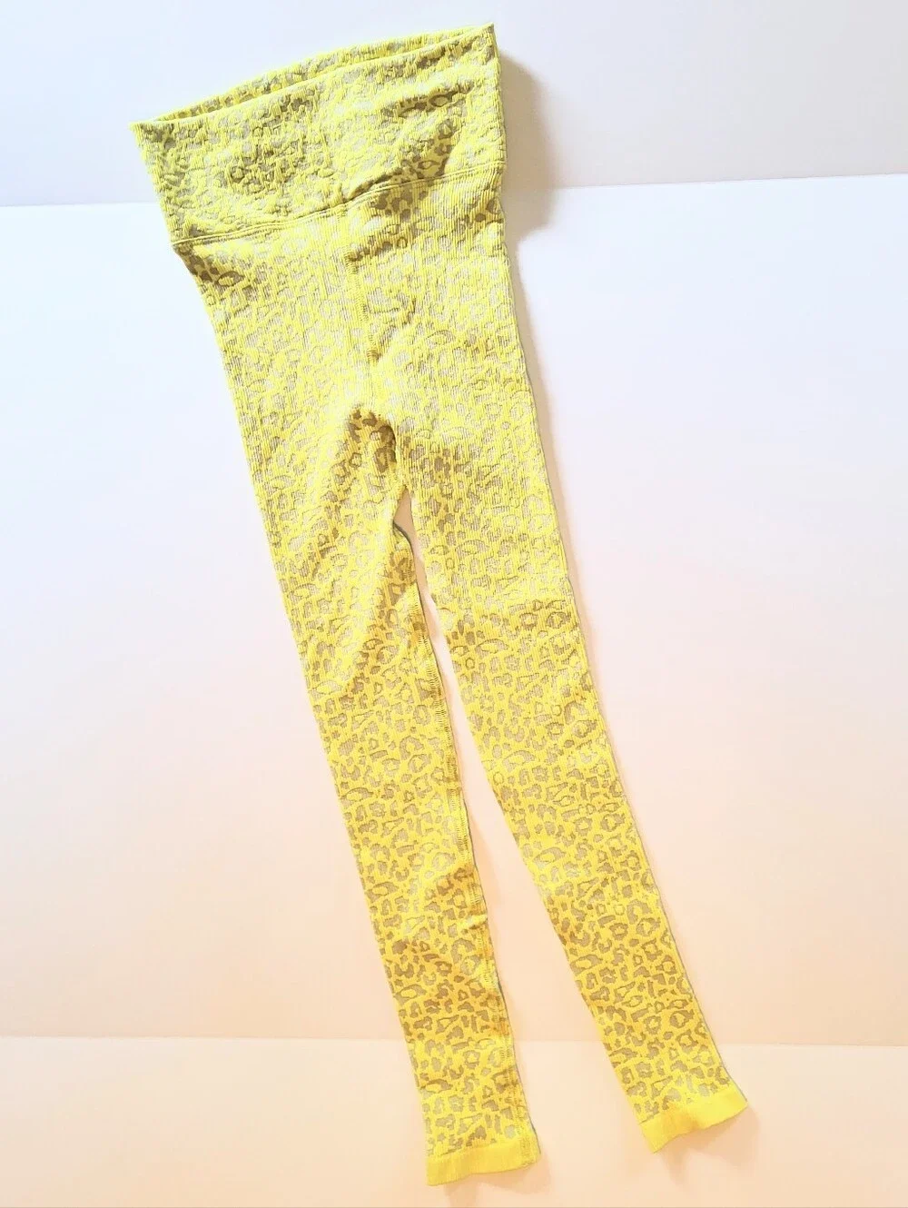 NWOT Free People Movement Good Karma Leopard Print Activewear Leggings XS/ Small